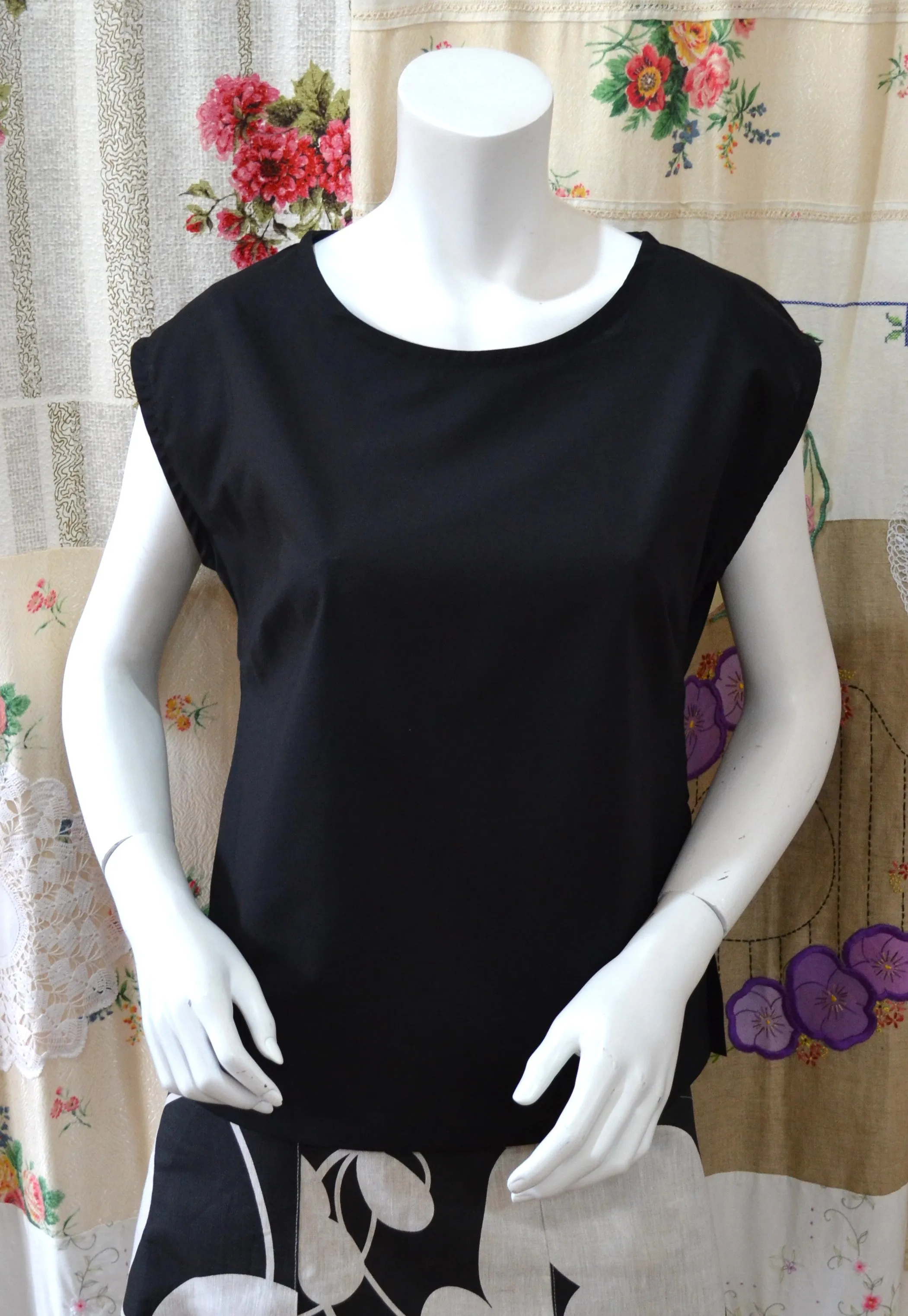 Berserk sleeveless Top in Black Japanese Cotton