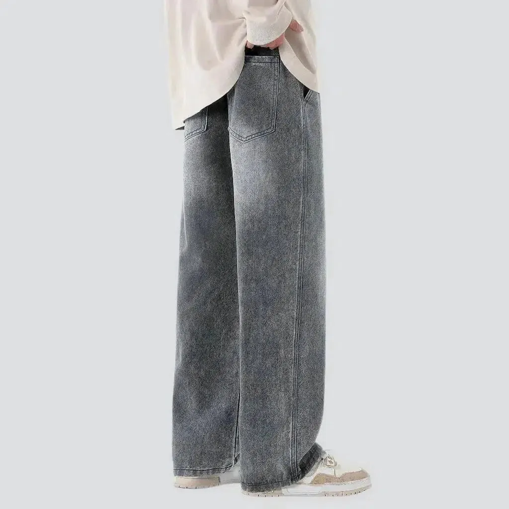 Elevated men's waistline jeans